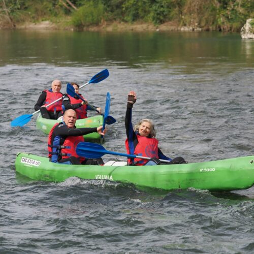 Pareja De Ancianos En El Descenso Del Rio Sella, Rio Sella, El Sella Con Aipol, Kayak Verde, Pareja Haciendo El Descenso Del Sella